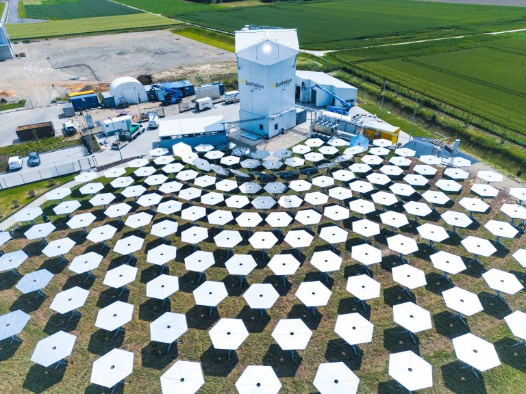 <p style="text-align:left;line-height:1;color:#38761d;font-size:14px;font-weight:bold;font-family:Helvetica,Arial">Mit Sonne und Biogas nachhaltige Kraftstoffe produzieren</p>