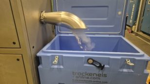 Trockeneis aus der Biogasanlage: FREISINGER produziert direkt an der Quelle
